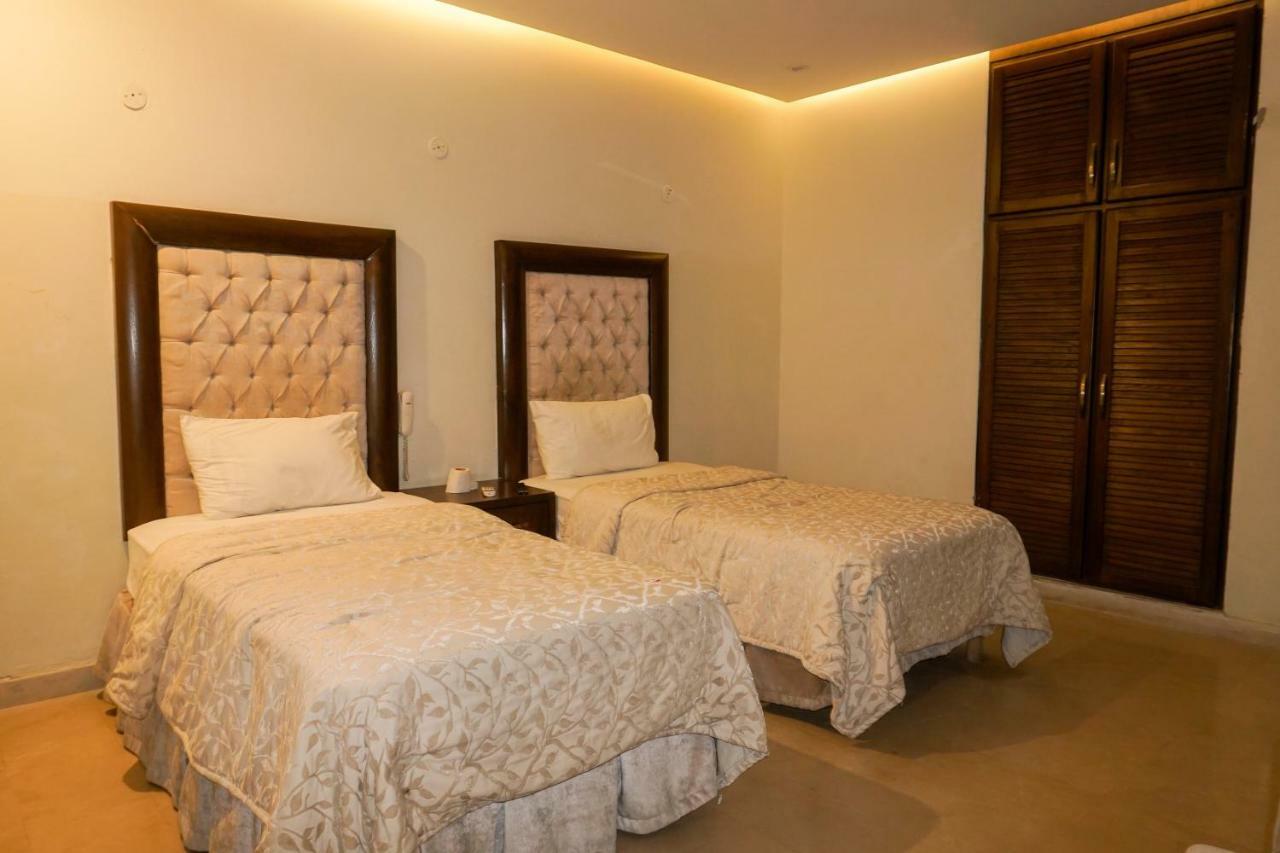 City View Hotel & Restaurant Lahore Bagian luar foto